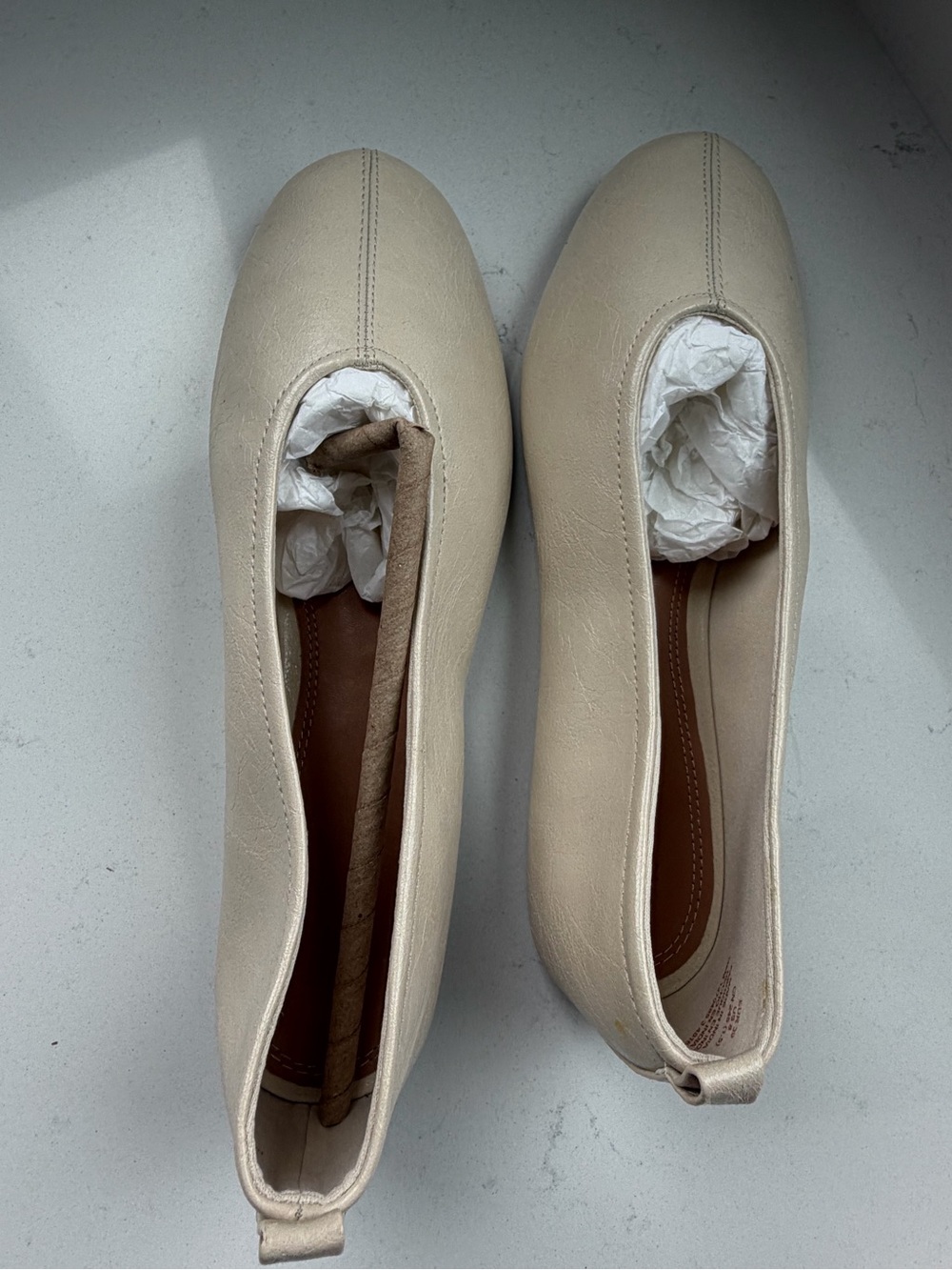 Women's Cream Leather Round-Toe Ballet Flats